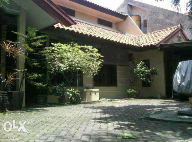 dijual rumah kertomenanggal