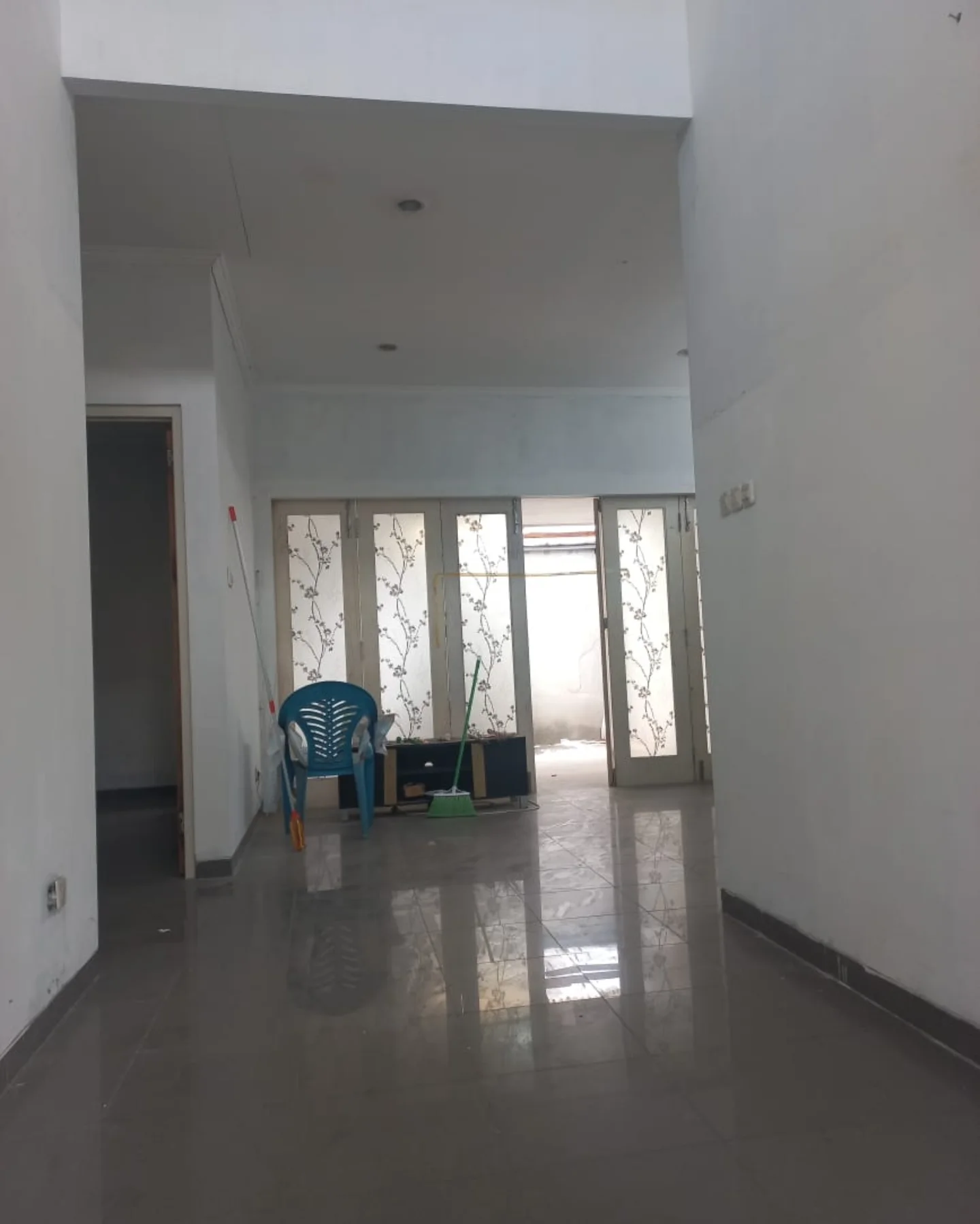 dijual rumah ketintang sarmada