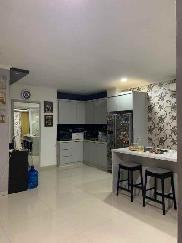 dijual rumah komp walikota gading