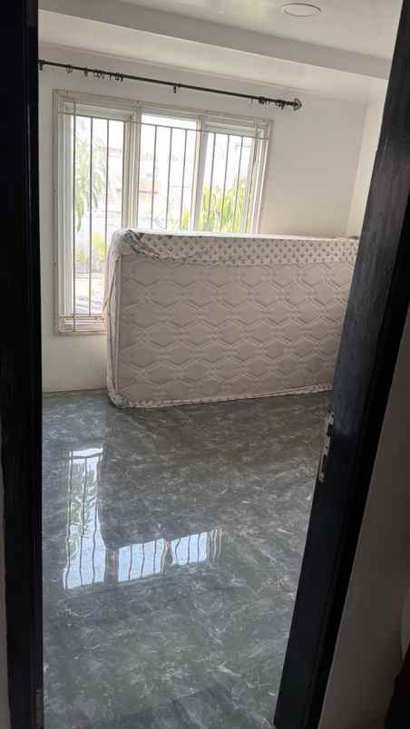 dijual rumah komp walikota gading