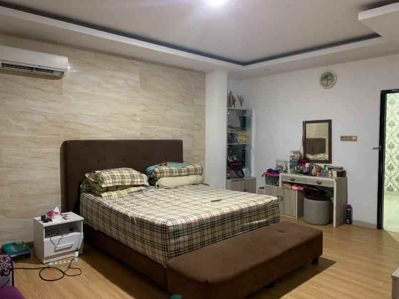dijual rumah komp walikota gading