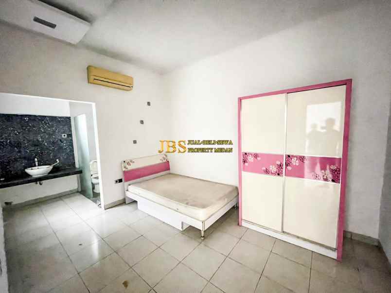 dijual rumah komplek citra wisata jalan
