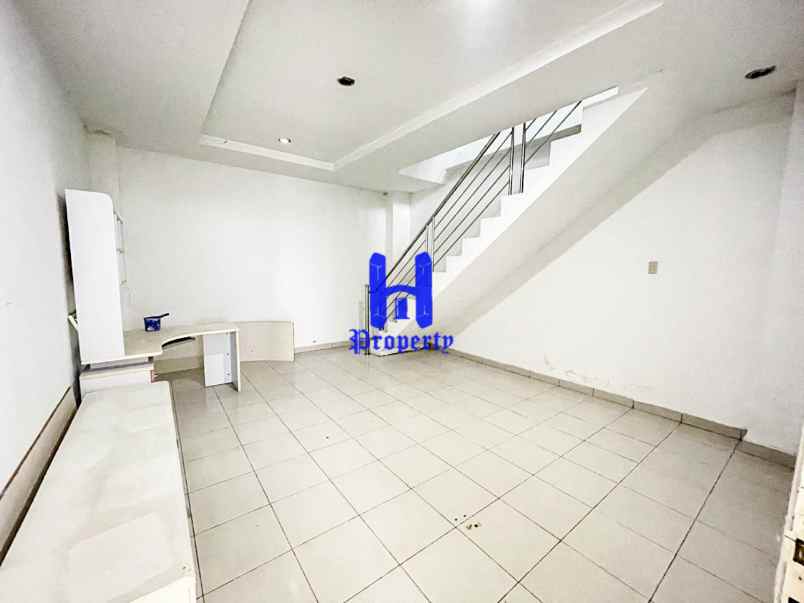 dijual rumah komplek citra wisata jalan