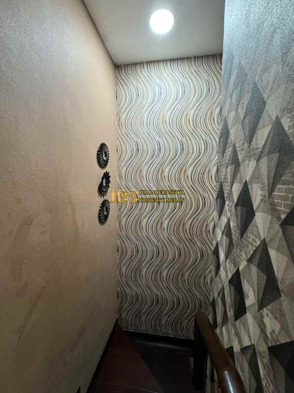 dijual rumah komplek citraland gama