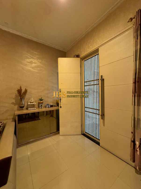 dijual rumah komplek citraland gama