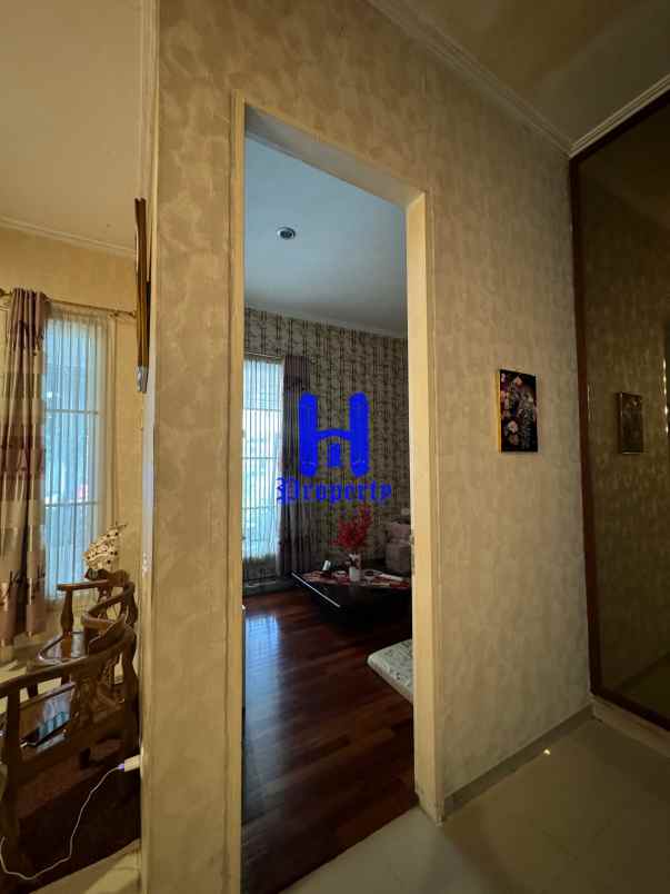 dijual rumah komplek citraland gama