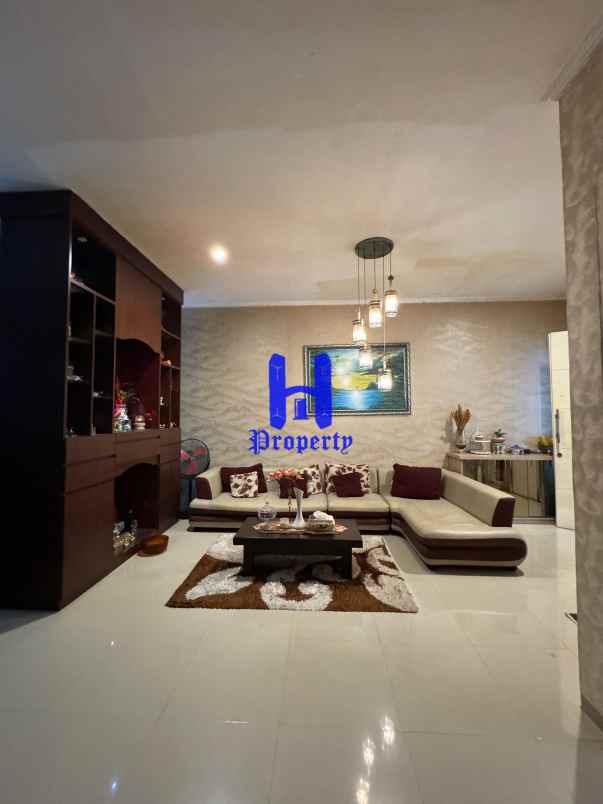 dijual rumah komplek citraland gama