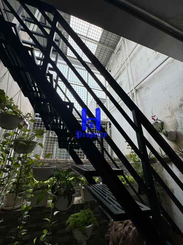 dijual rumah komplek citraland gama