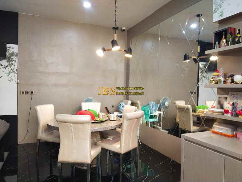 dijual rumah komplek givency one type