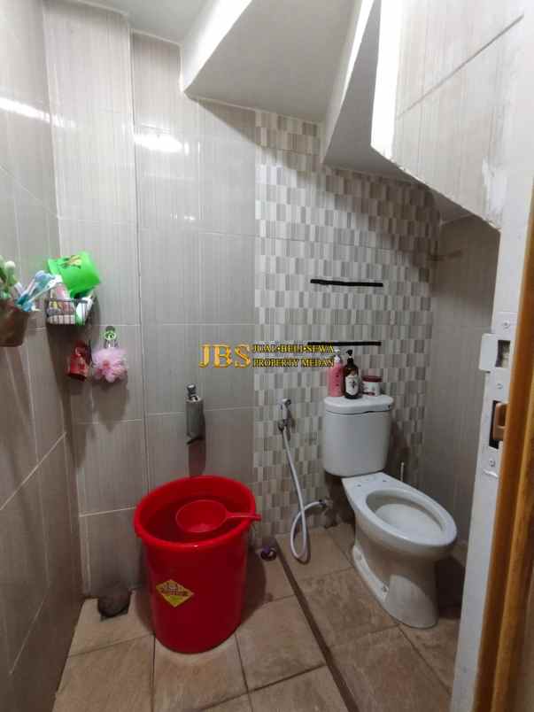 dijual rumah komplek givency one type