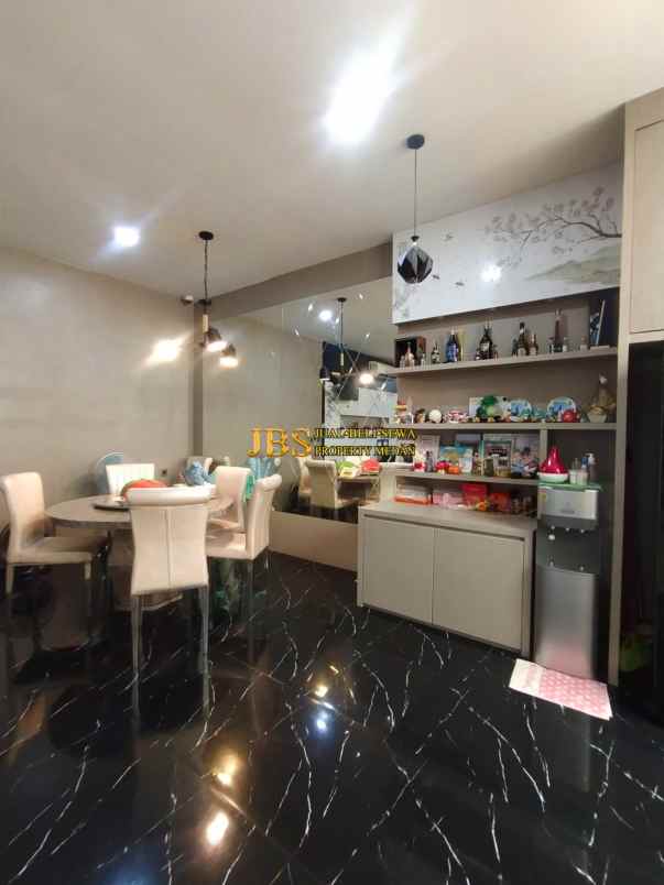 dijual rumah komplek givency one type