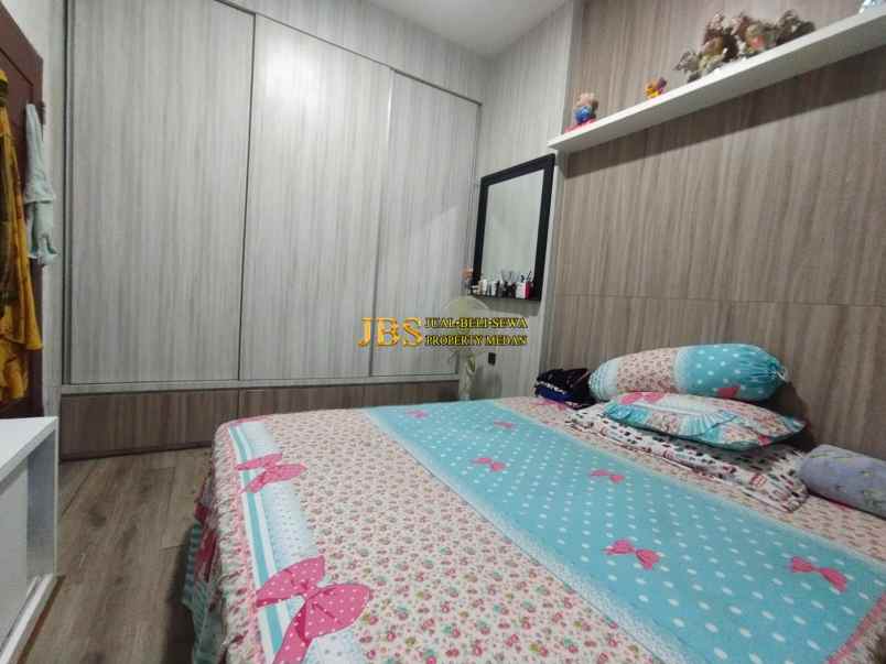 dijual rumah komplek givency one type