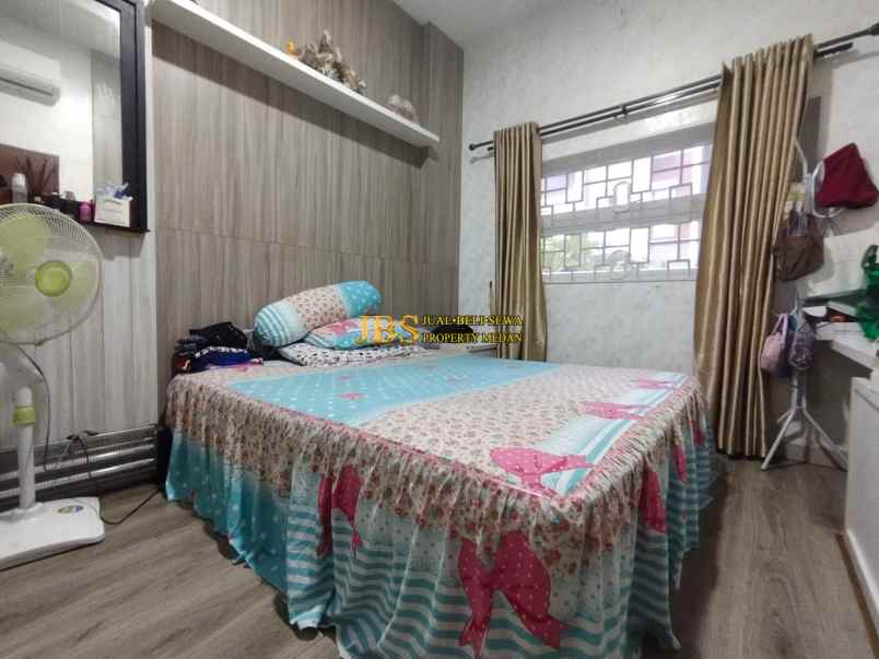 dijual rumah komplek givency one type