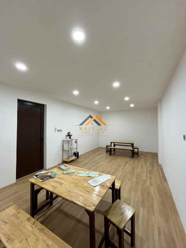 dijual rumah komplek taman polonia