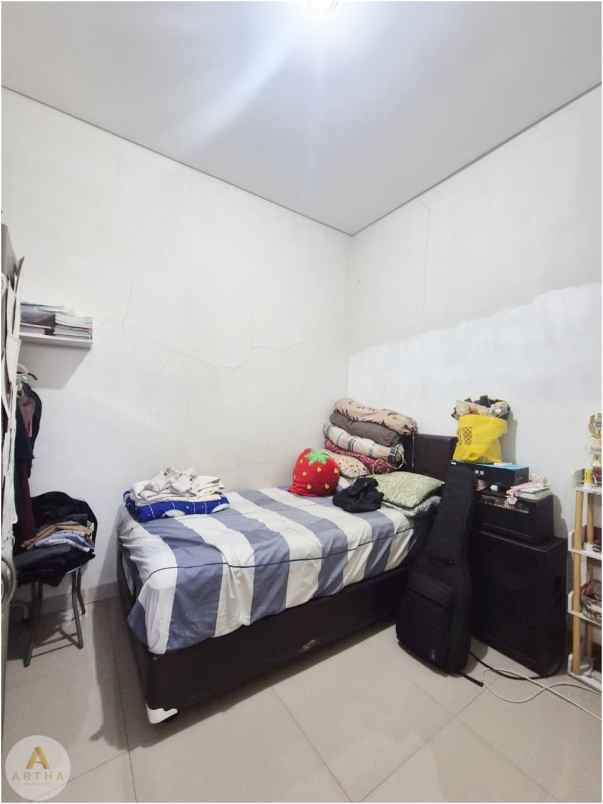 dijual rumah kopo safira