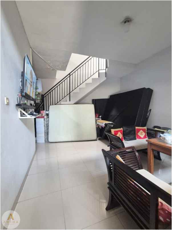 dijual rumah kopo safira