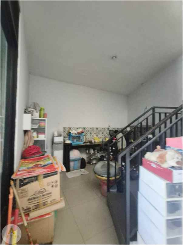 dijual rumah kopo safira