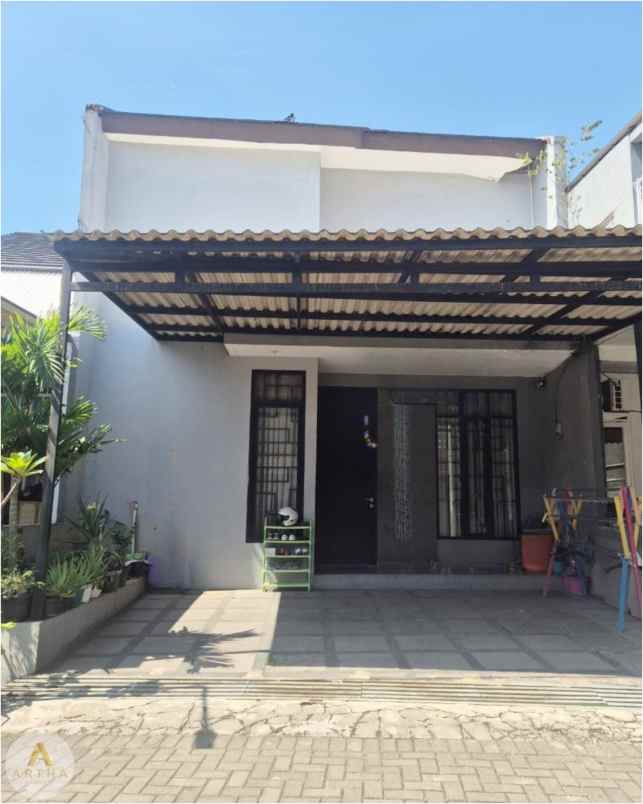 dijual rumah kopo safira