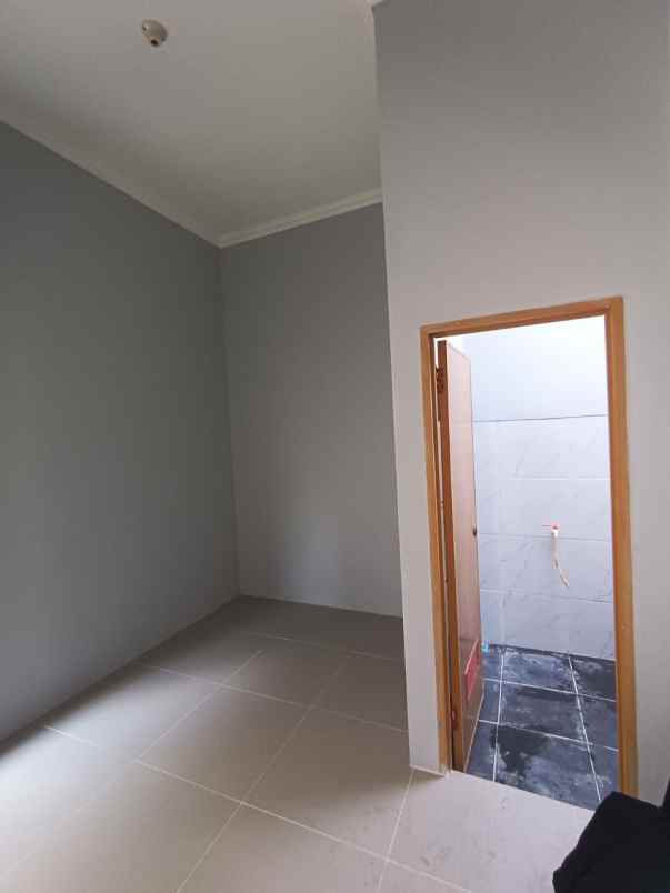 dijual rumah kunciran indah tangerang