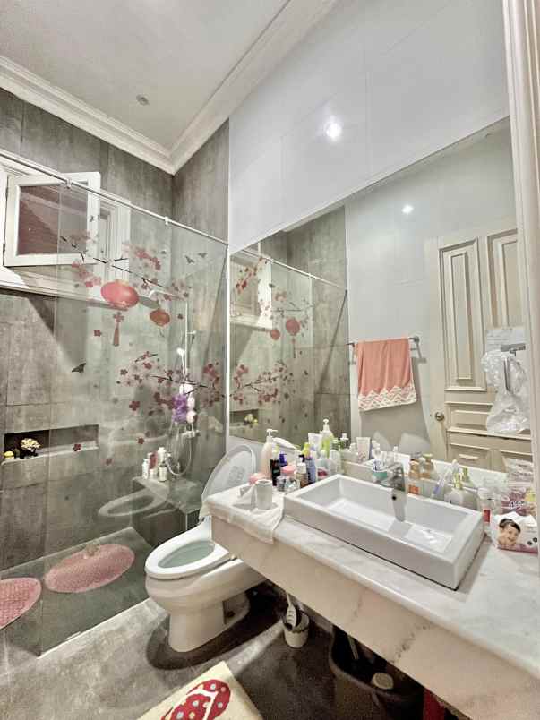 dijual rumah kupang indah