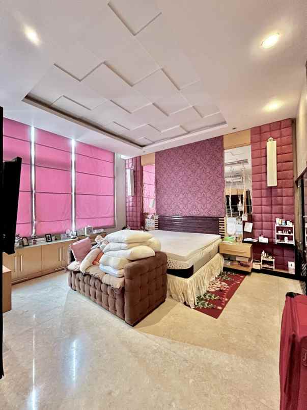 dijual rumah kupang indah