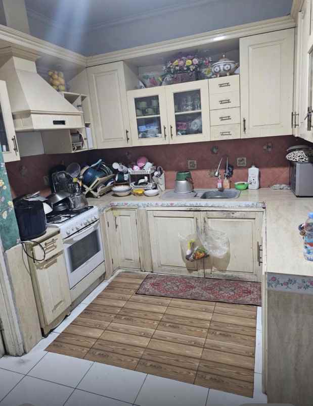 dijual rumah lokasi puspita loka bsd