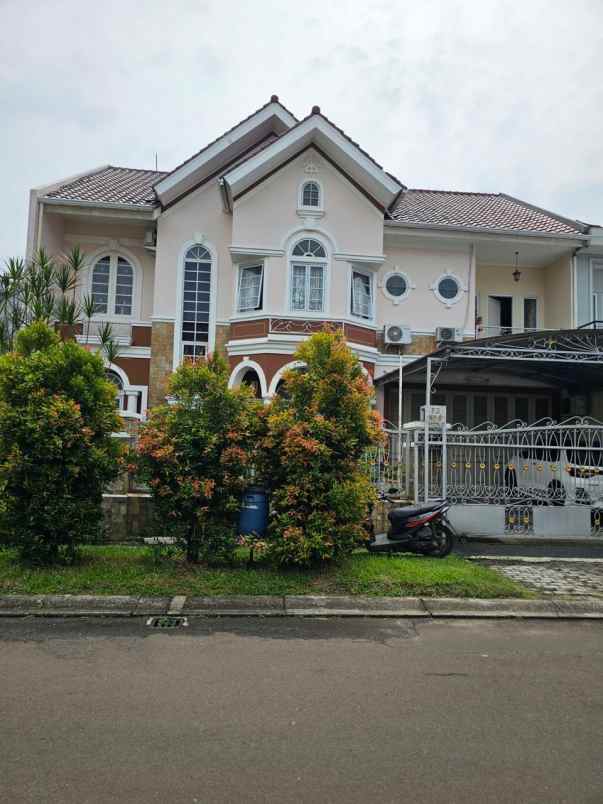 dijual rumah lokasi puspita loka bsd