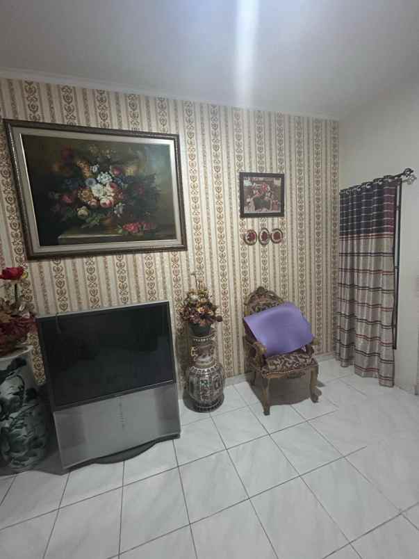 dijual rumah lokasi puspita loka bsd