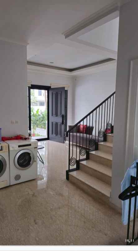 dijual rumah lokasi ramai