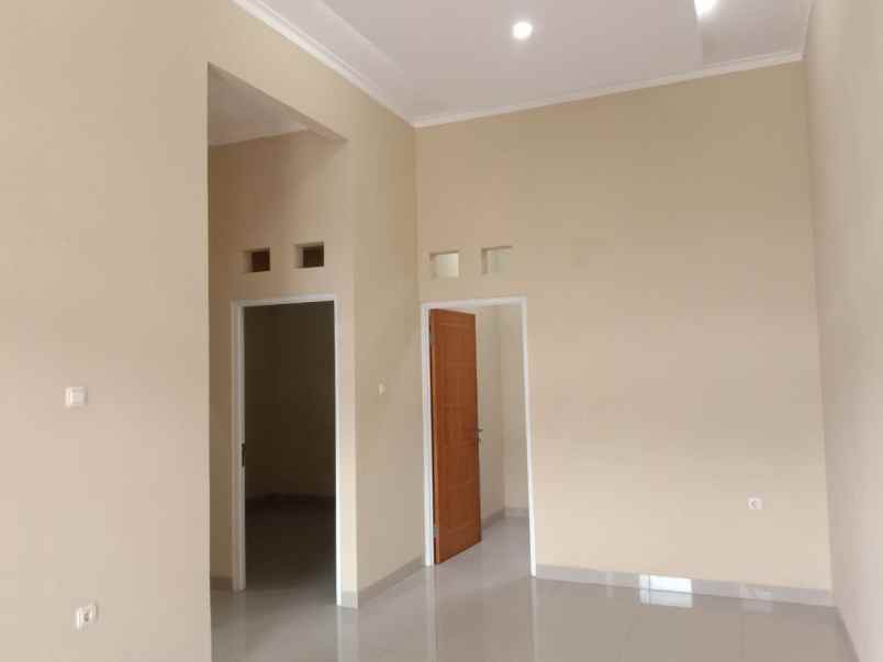 dijual rumah lokasi strategis akses