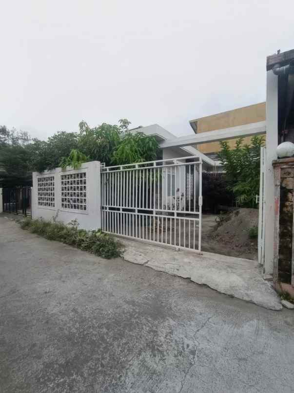 dijual rumah lpmp