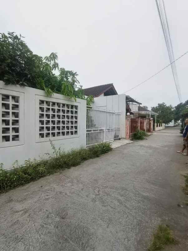 dijual rumah lpmp
