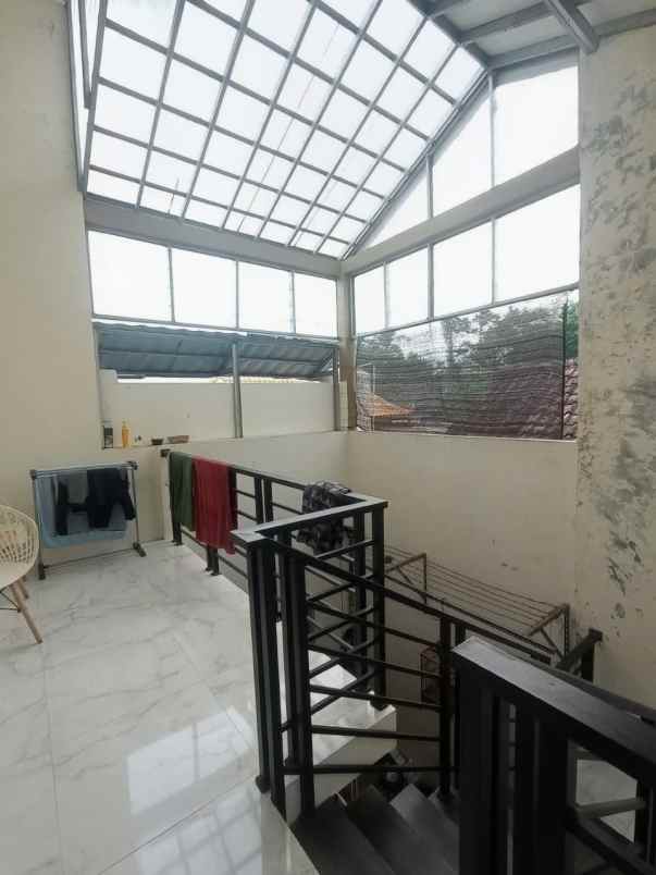 dijual rumah lpmp