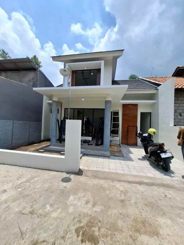 dijual rumah madurejo prambanan sleman