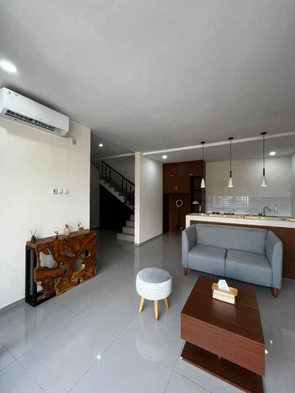 dijual rumah maguwoharjo sleman