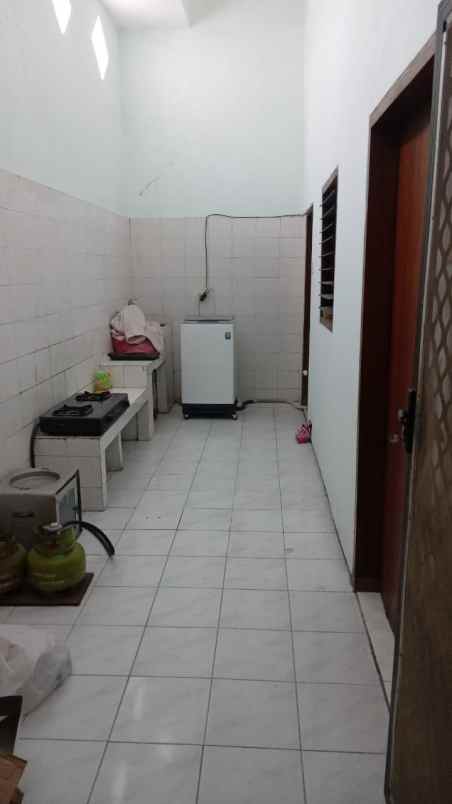 dijual rumah manyar kartika