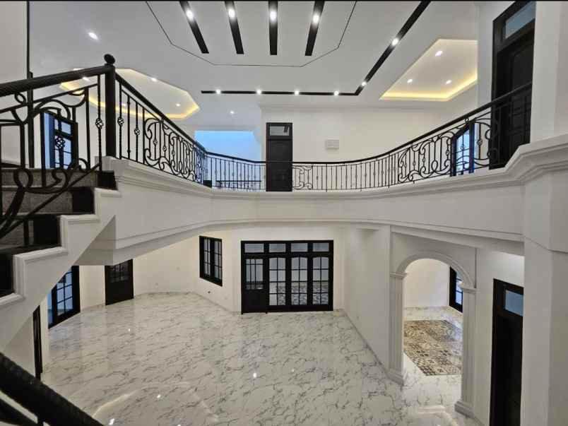dijual rumah manyar kertoadi