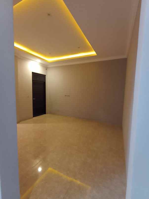 dijual rumah manyar kertoadi