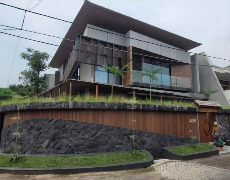 dijual rumah manyar kertoadi