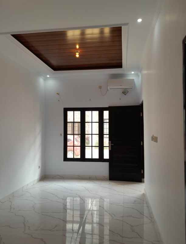 dijual rumah mbv ext