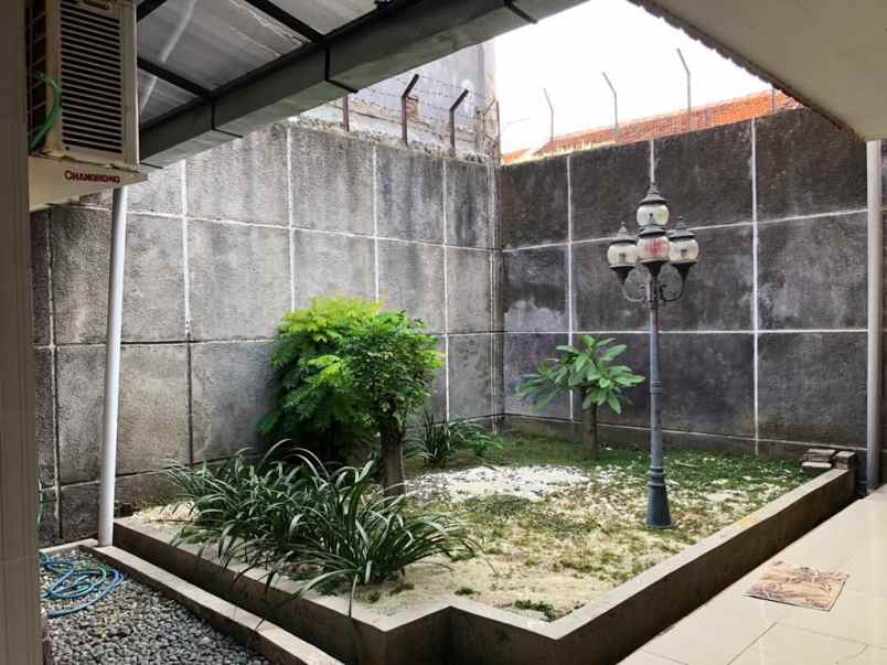 dijual rumah medokan asri