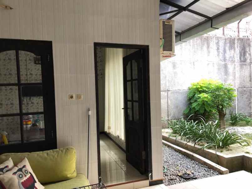 dijual rumah medokan asri