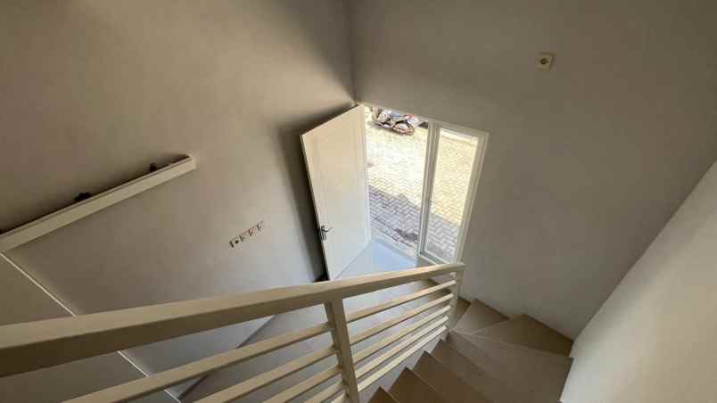 dijual rumah medokan ayu dekat merr tol upn
