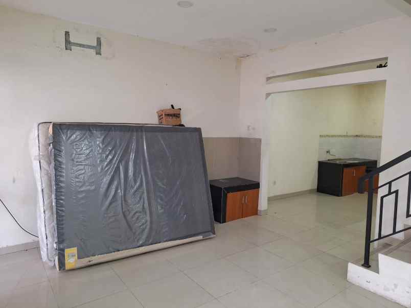 dijual rumah metland menteng cluster