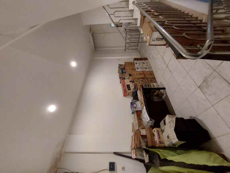 dijual rumah mewah 4 lantai jakarta barat