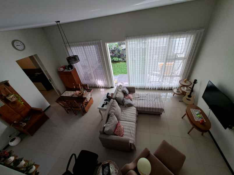 dijual rumah mewah lokasi araya nieuw indie malang