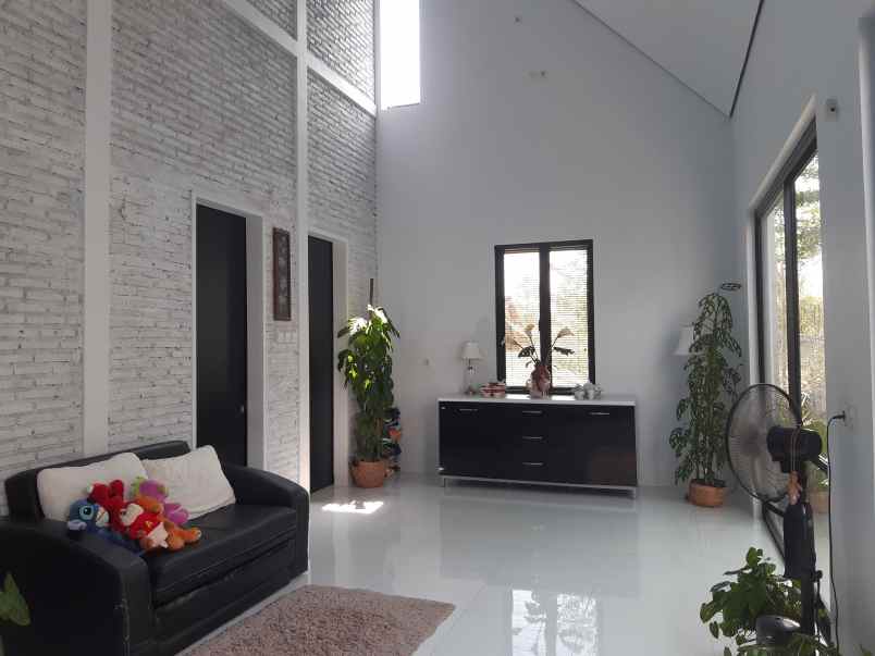 dijual rumah minimalis di kebonsari