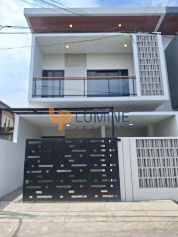 dijual rumah minomartani