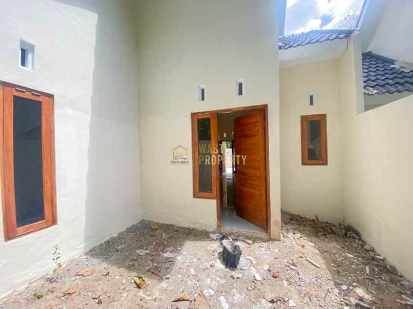 dijual rumah moyudan