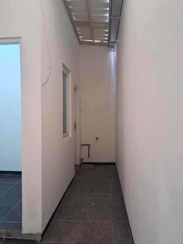 dijual rumah mulyosari